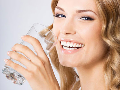 Uống nước đủ mỗi ngày tăng cân